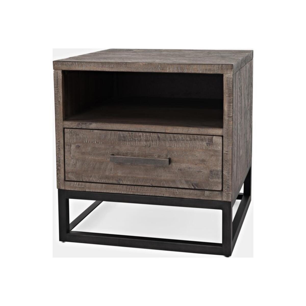 East Hampton End Table East Hampton End Table - Image 1