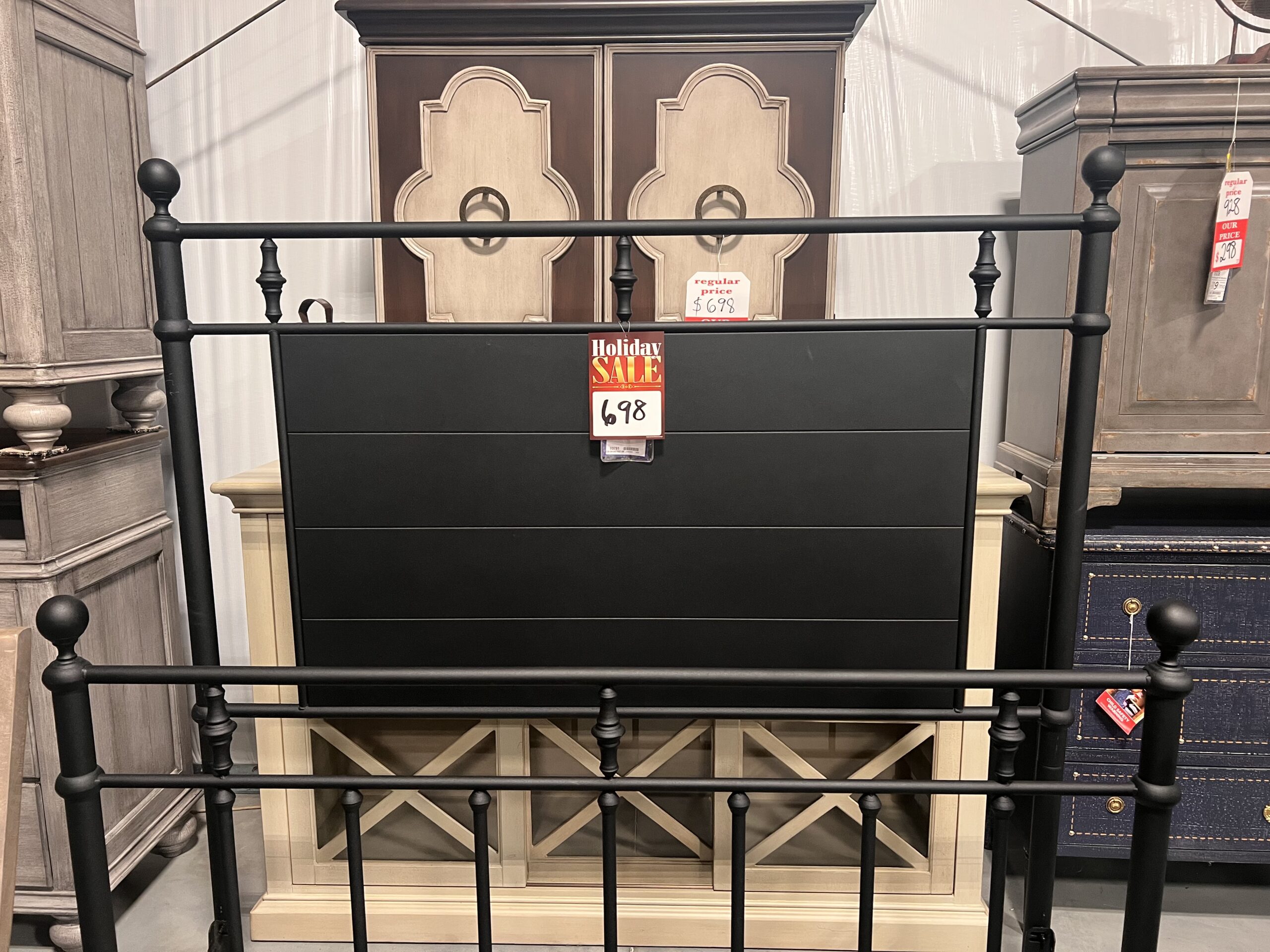 Hillsdale Metal bedframe